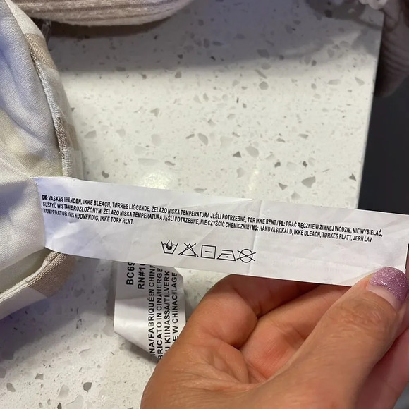 CHRISELLE and Joa fromt tie crop top. - Picture 11 of 11